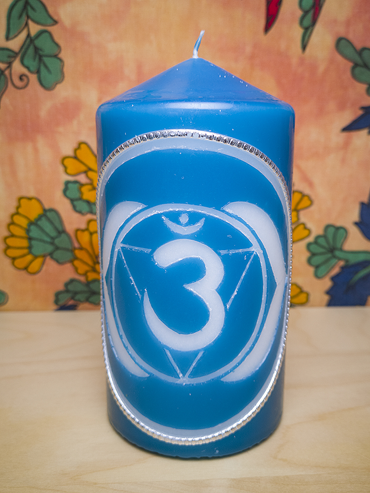 Kerze 6. Chakra blau - handgeschnitzt
