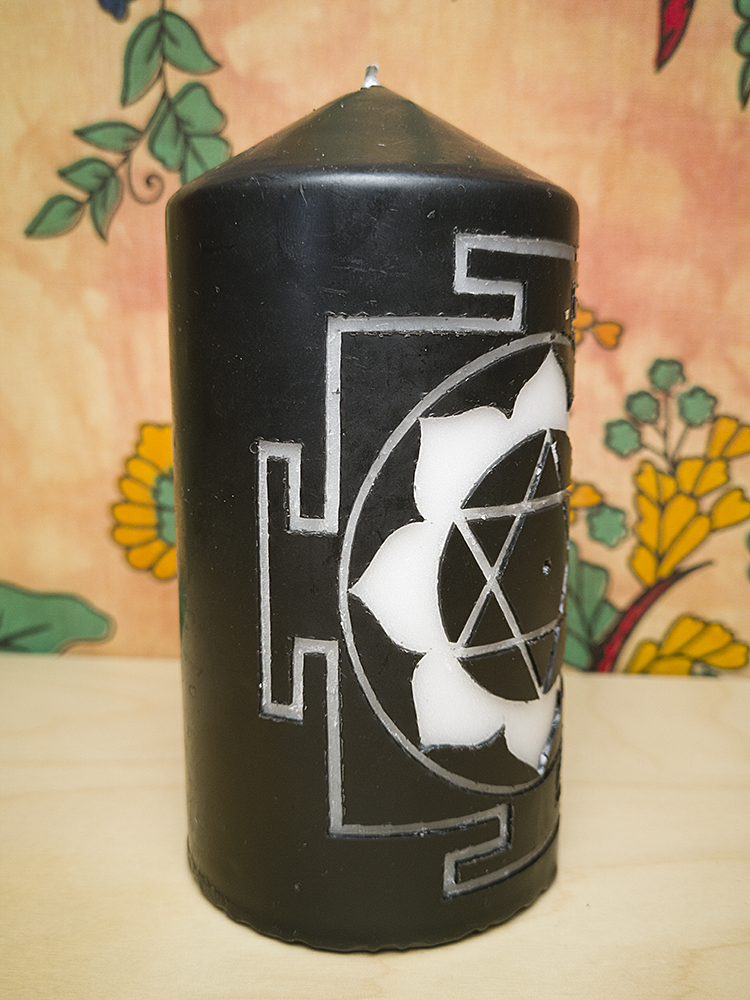 Kerze Yantra schwarz- handgeschnitzt