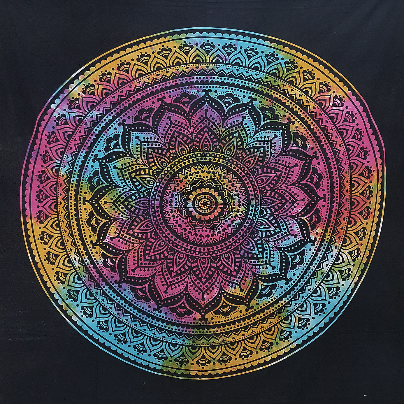 Ritualtuch Tagesdecke Wandbehang - Mandala schwarz-bunt - Doppelt