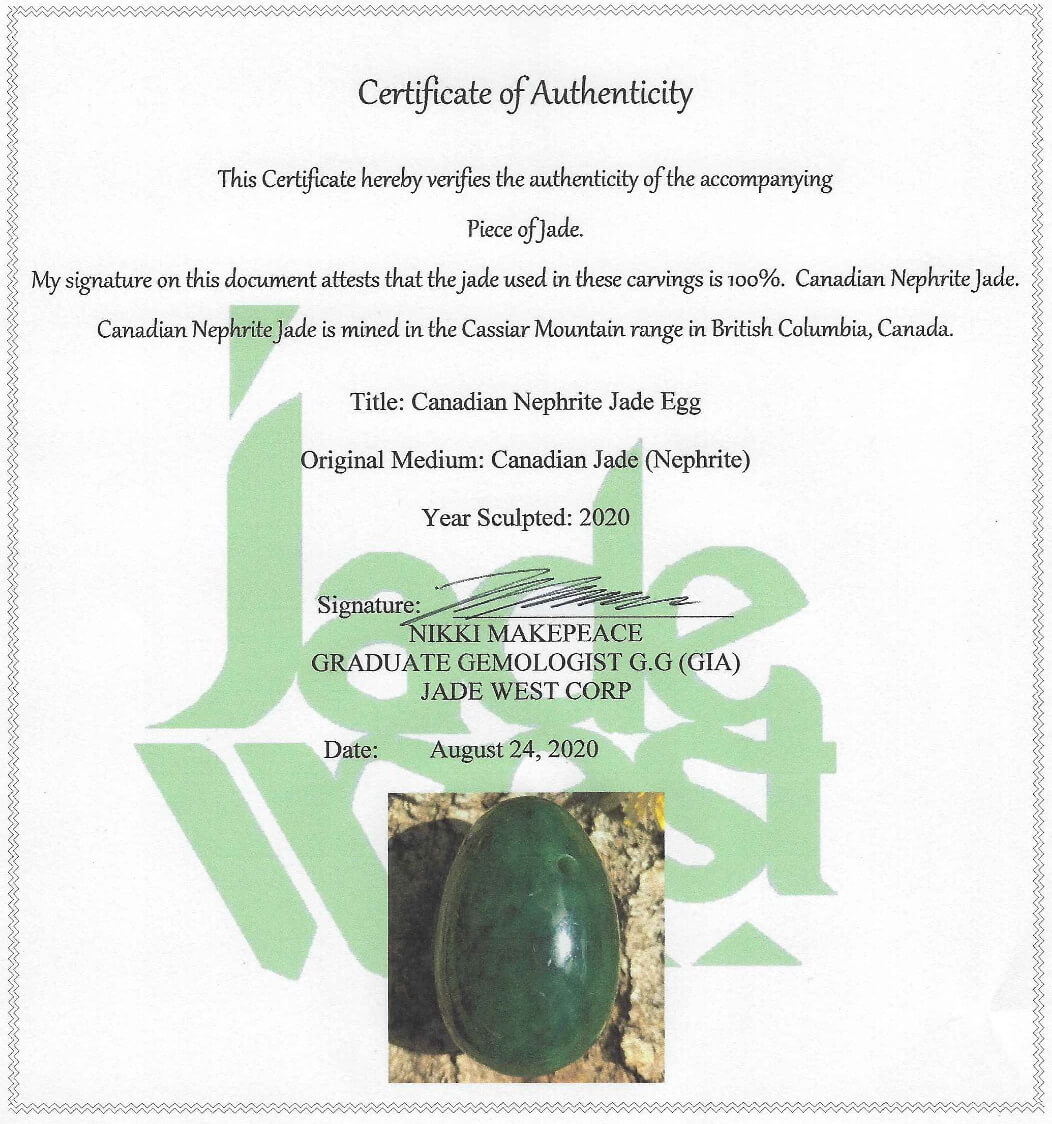 Yoni-Ei Nephrit (Polar-Jade) - 4,3 x 2,9 cm - gebohrt